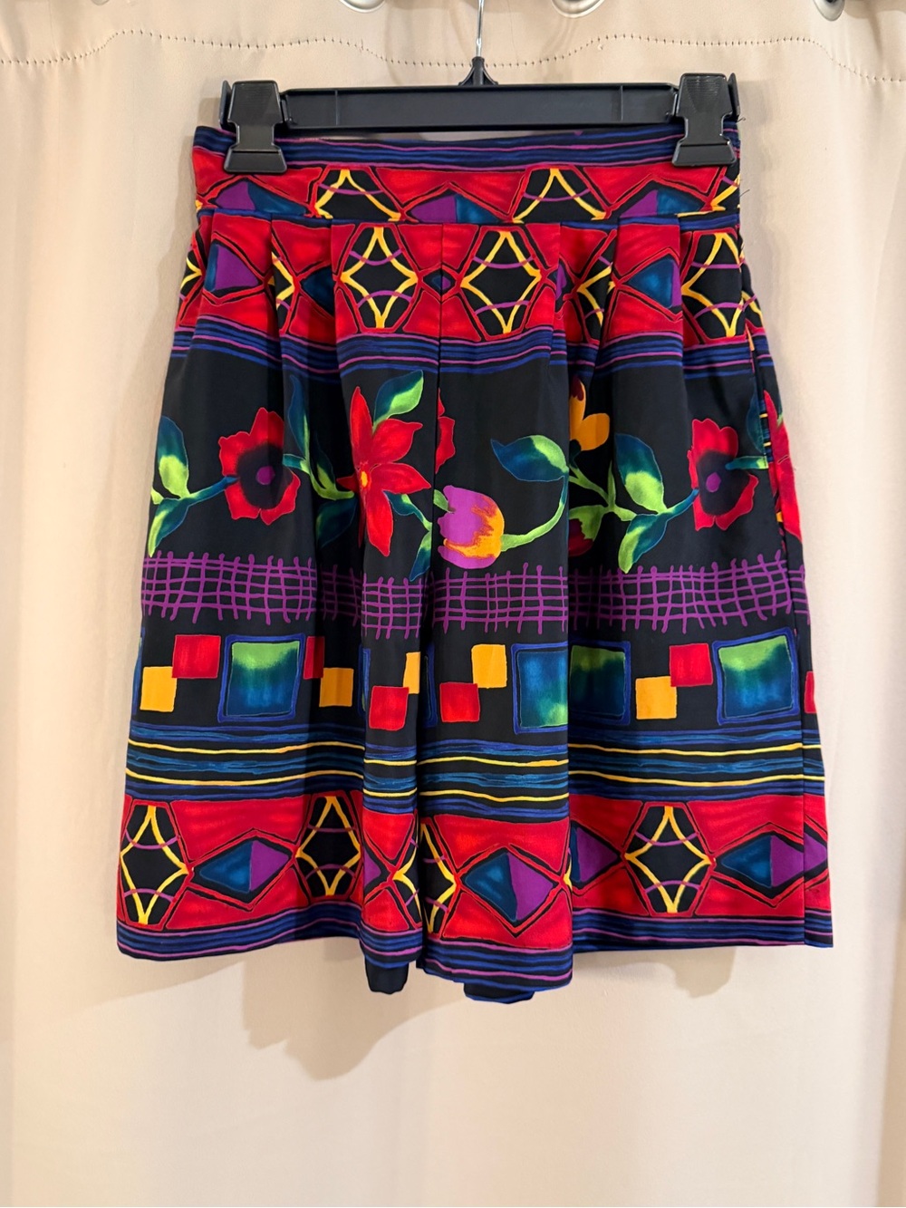 Justin B Jones Vibrant Floral Patterned Shorts  - Black with Multicolor Accents